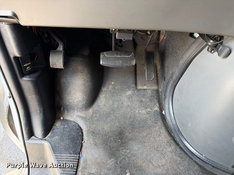 image for item FC3267 2005 Starcraft Ford E450 Super Duty shuttle bus