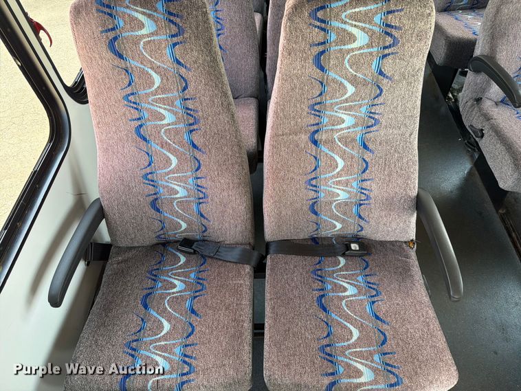 image for item FC3267 2005 Starcraft Ford E450 Super Duty shuttle bus