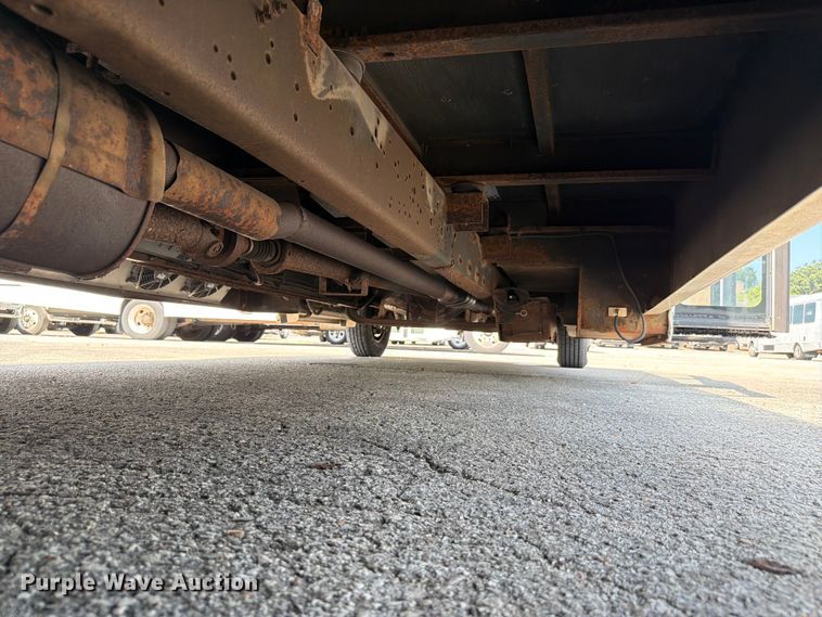 image for item FC3267 2005 Starcraft Ford E450 Super Duty shuttle bus