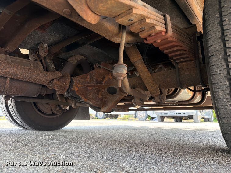image for item FC3267 2005 Starcraft Ford E450 Super Duty shuttle bus