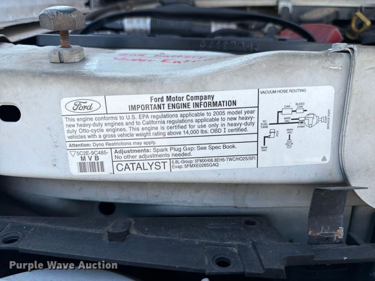 image for item FC3267 2005 Starcraft Ford E450 Super Duty shuttle bus