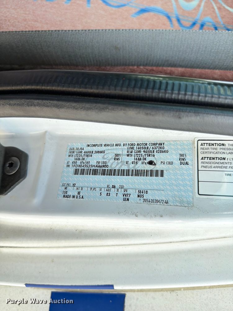image for item FC3267 2005 Starcraft Ford E450 Super Duty shuttle bus