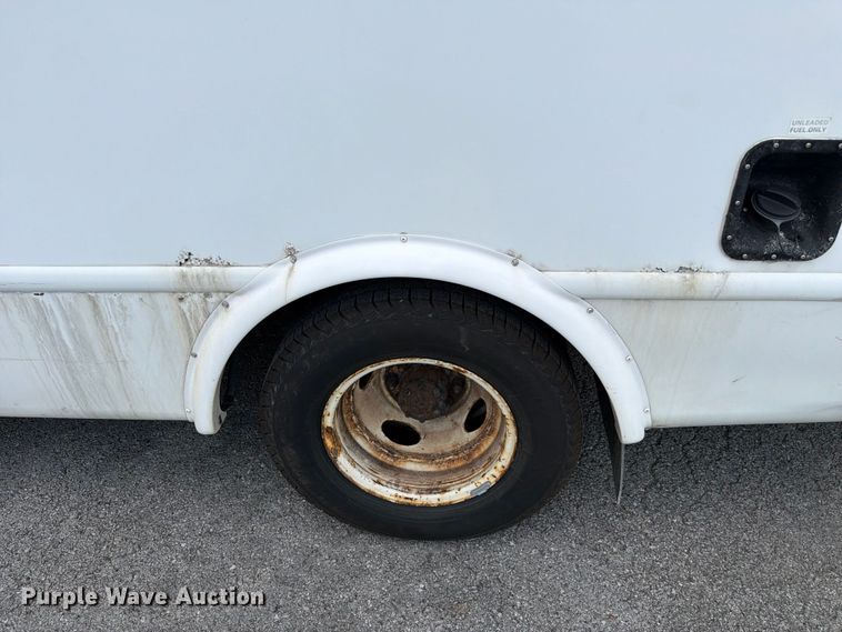 image for item FC3269 2017 Starcraft Ford E450 Super Duty shuttle bus