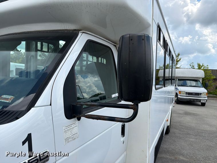 image for item FC3269 2017 Starcraft Ford E450 Super Duty shuttle bus
