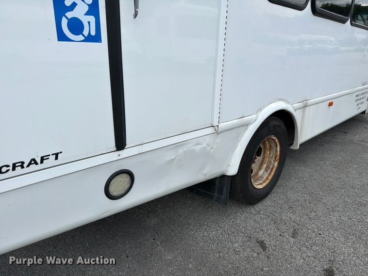 image for item FC3269 2017 Starcraft Ford E450 Super Duty shuttle bus