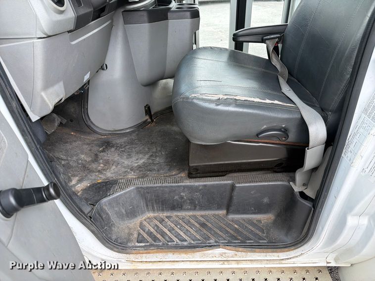 image for item FC3269 2017 Starcraft Ford E450 Super Duty shuttle bus