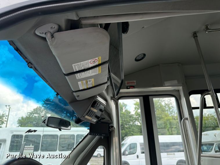 image for item FC3269 2017 Starcraft Ford E450 Super Duty shuttle bus