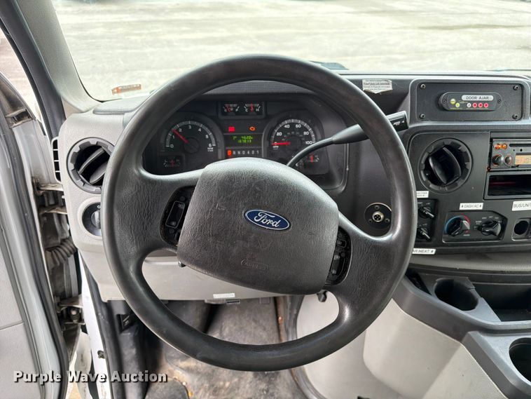 image for item FC3269 2017 Starcraft Ford E450 Super Duty shuttle bus