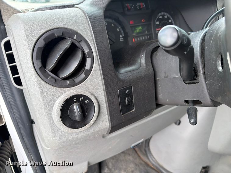 image for item FC3269 2017 Starcraft Ford E450 Super Duty shuttle bus