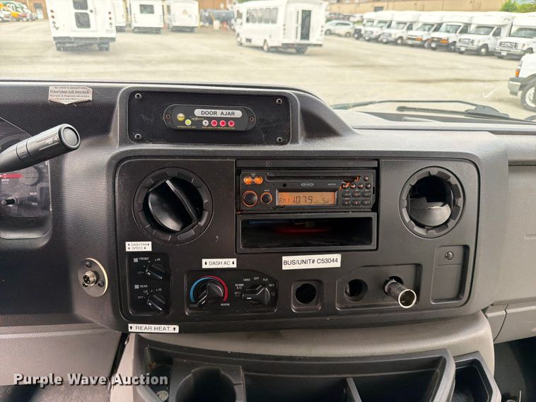 image for item FC3269 2017 Starcraft Ford E450 Super Duty shuttle bus