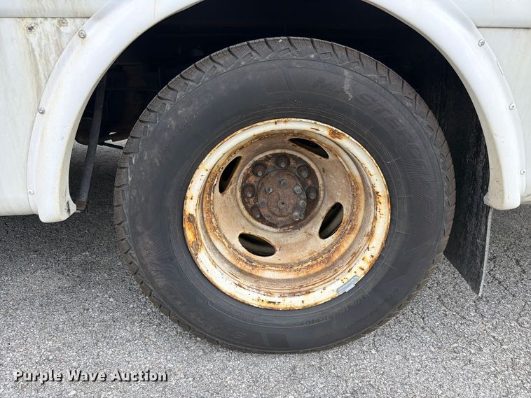 image for item FC3269 2017 Starcraft Ford E450 Super Duty shuttle bus