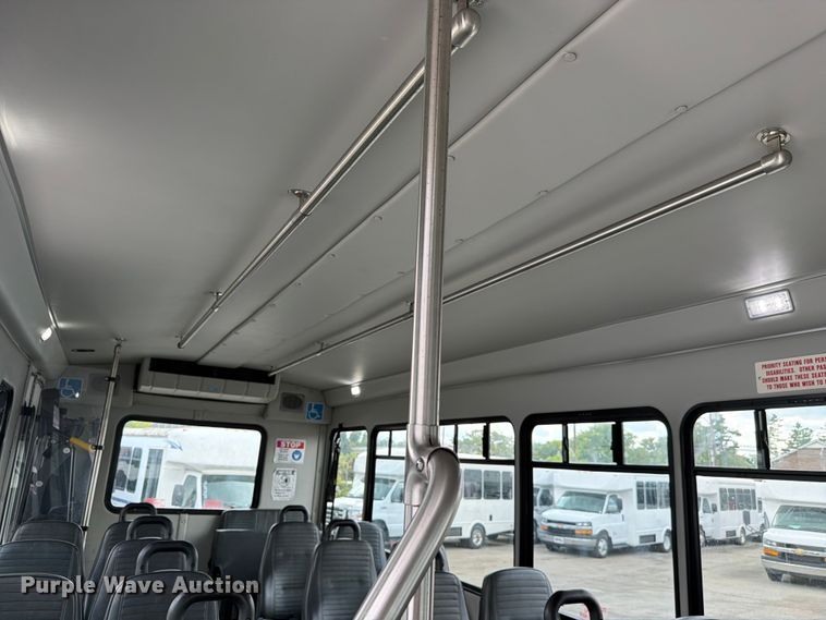 image for item FC3269 2017 Starcraft Ford E450 Super Duty shuttle bus