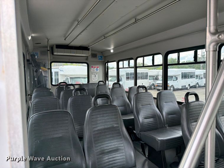image for item FC3269 2017 Starcraft Ford E450 Super Duty shuttle bus