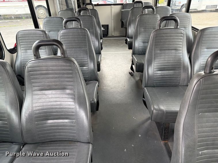 image for item FC3269 2017 Starcraft Ford E450 Super Duty shuttle bus