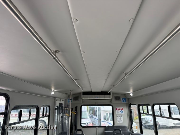 image for item FC3269 2017 Starcraft Ford E450 Super Duty shuttle bus