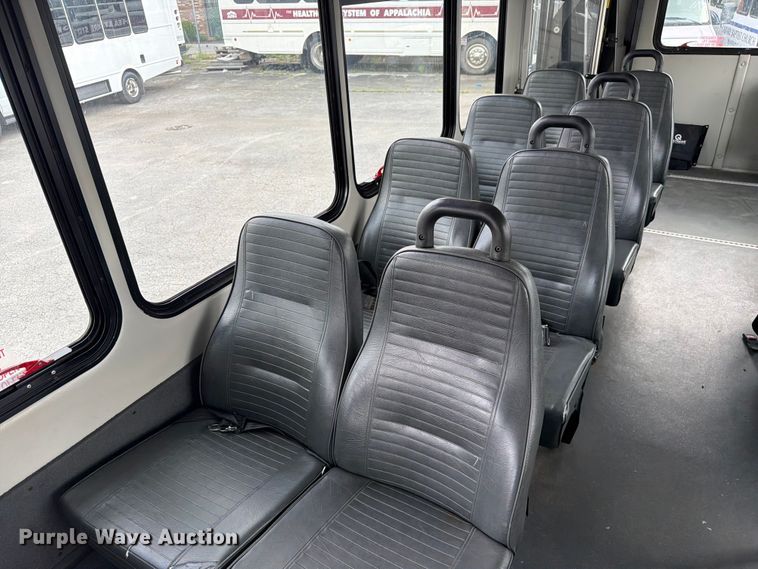 image for item FC3269 2017 Starcraft Ford E450 Super Duty shuttle bus