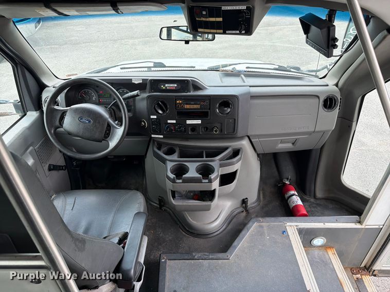 image for item FC3269 2017 Starcraft Ford E450 Super Duty shuttle bus