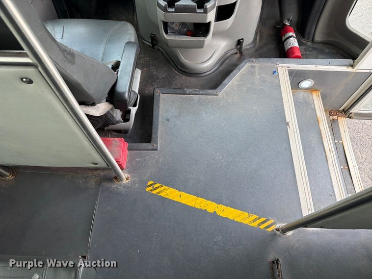 image for item FC3269 2017 Starcraft Ford E450 Super Duty shuttle bus