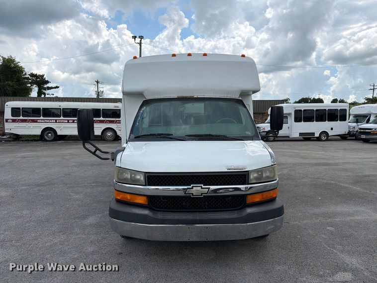 image for item FC3270 2013 Chevrolet Express shuttle bus