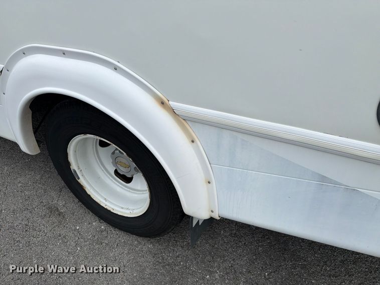 image for item FC3270 2013 Chevrolet Express shuttle bus