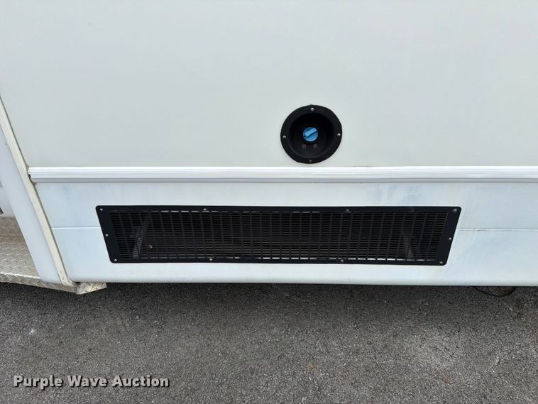 image for item FC3270 2013 Chevrolet Express shuttle bus
