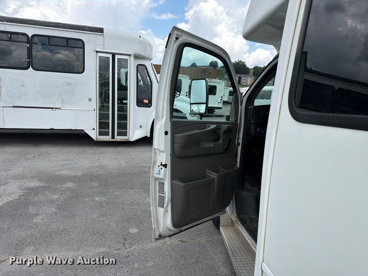 image for item FC3270 2013 Chevrolet Express shuttle bus