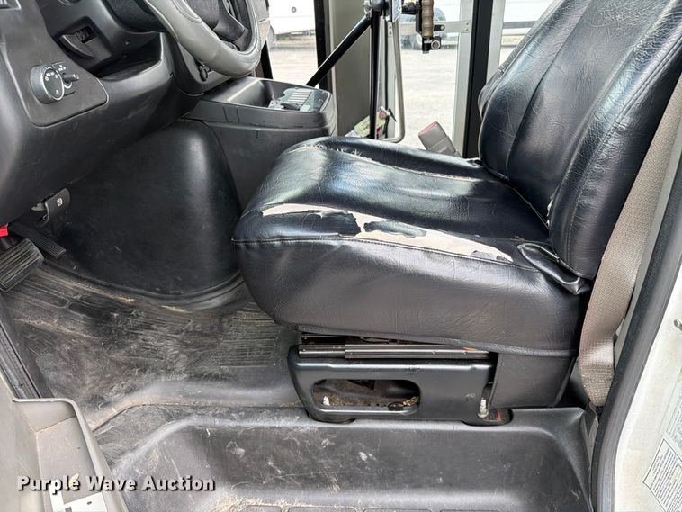 image for item FC3270 2013 Chevrolet Express shuttle bus