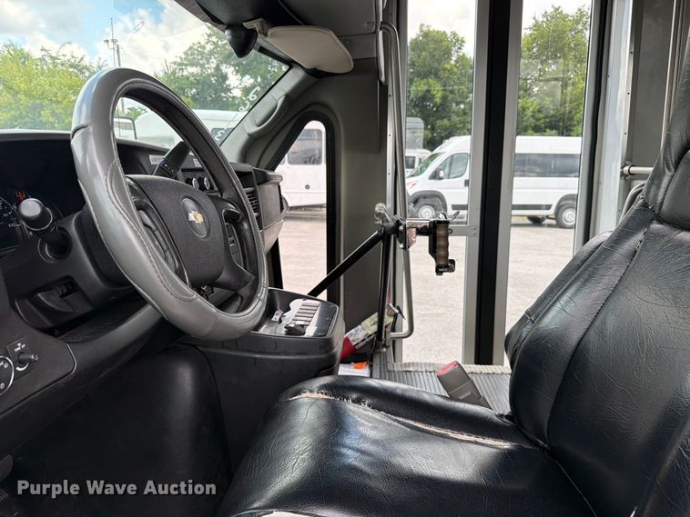 image for item FC3270 2013 Chevrolet Express shuttle bus