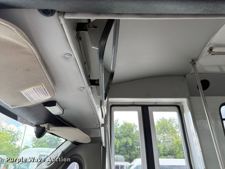 image for item FC3270 2013 Chevrolet Express shuttle bus