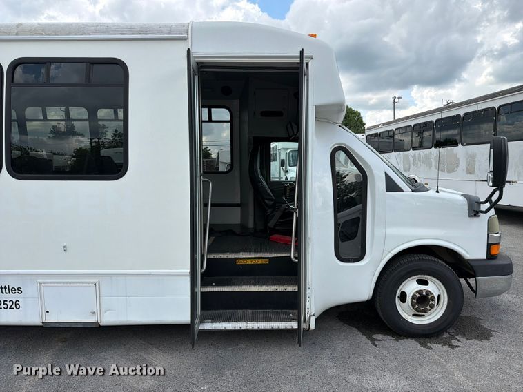image for item FC3270 2013 Chevrolet Express shuttle bus