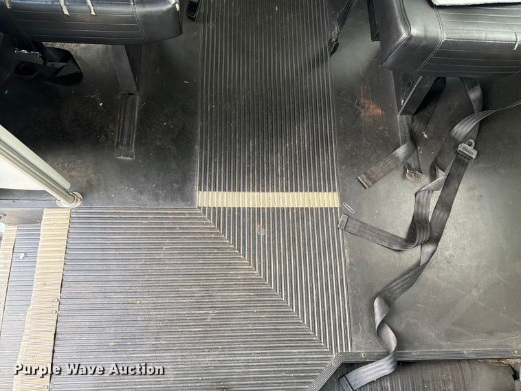 image for item FC3270 2013 Chevrolet Express shuttle bus