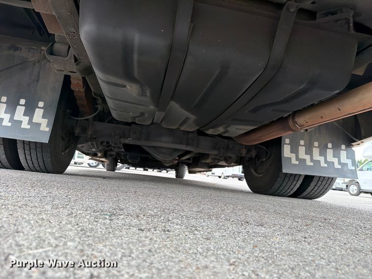 image for item FC3270 2013 Chevrolet Express shuttle bus