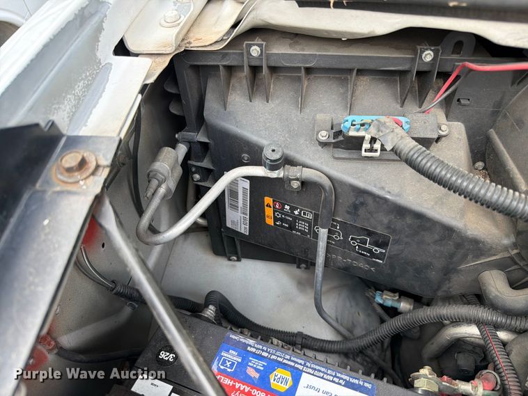image for item FC3270 2013 Chevrolet Express shuttle bus