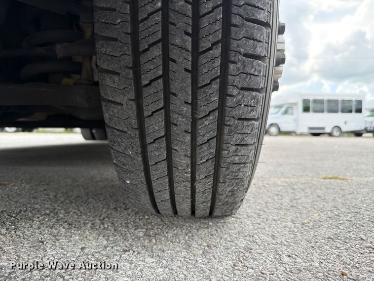 image for item FC3270 2013 Chevrolet Express shuttle bus
