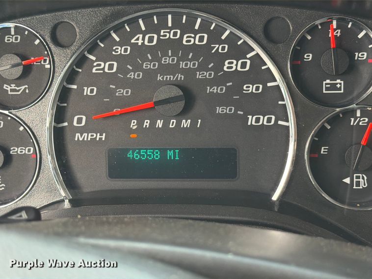 image for item FC3270 2013 Chevrolet Express shuttle bus