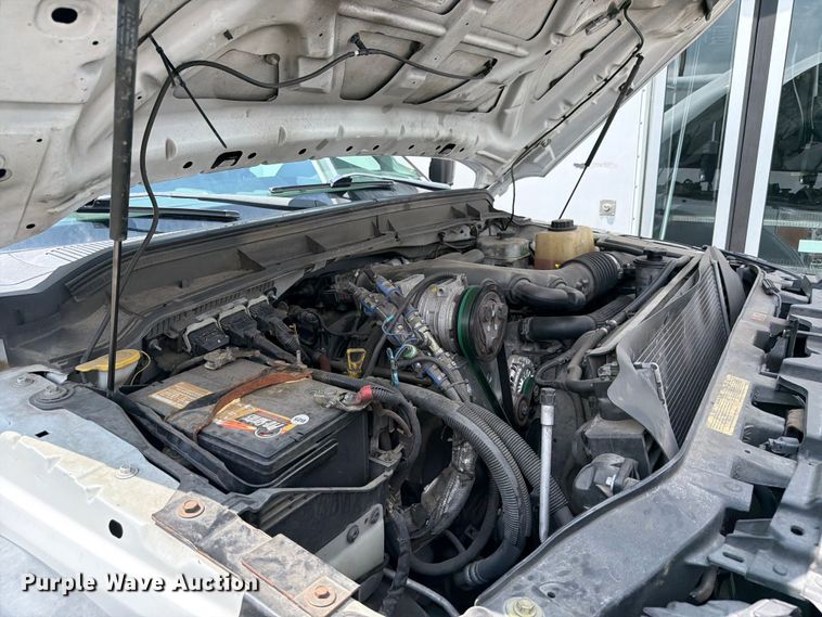 image for item FC3271 2016 Ford F550 Super Duty shuttle bus