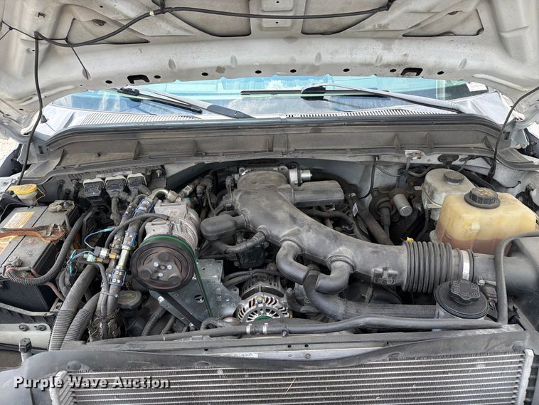 image for item FC3271 2016 Ford F550 Super Duty shuttle bus