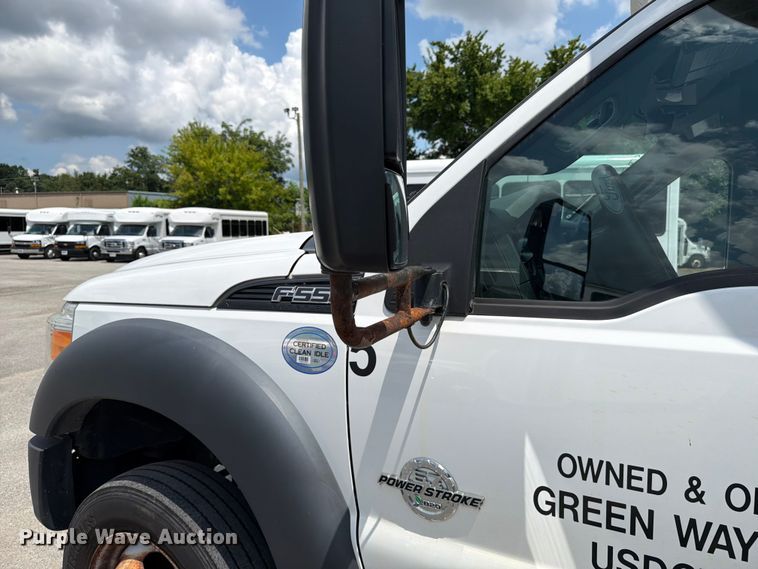 image for item FC3272 2016 Ford F550 shuttle bus
