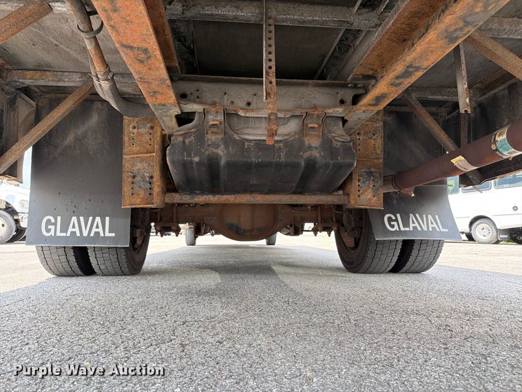 image for item FC3272 2016 Ford F550 shuttle bus
