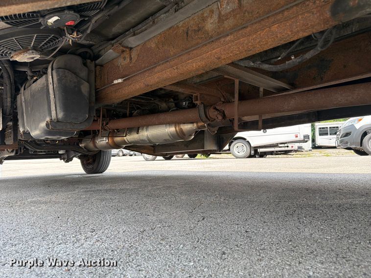image for item FC3272 2016 Ford F550 shuttle bus