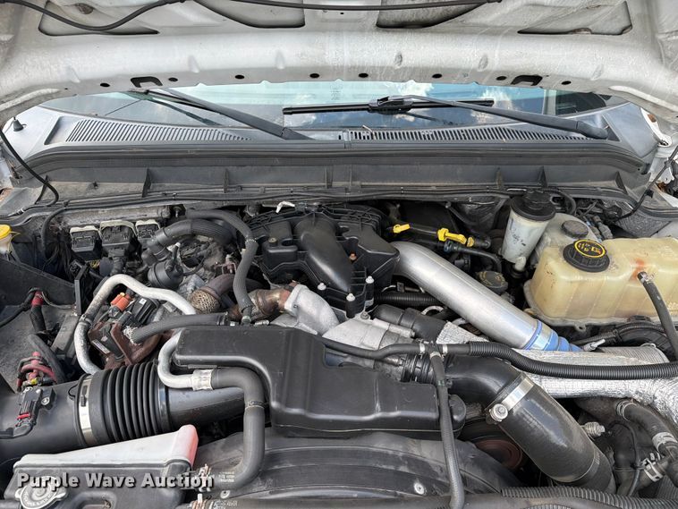 image for item FC3272 2016 Ford F550 shuttle bus