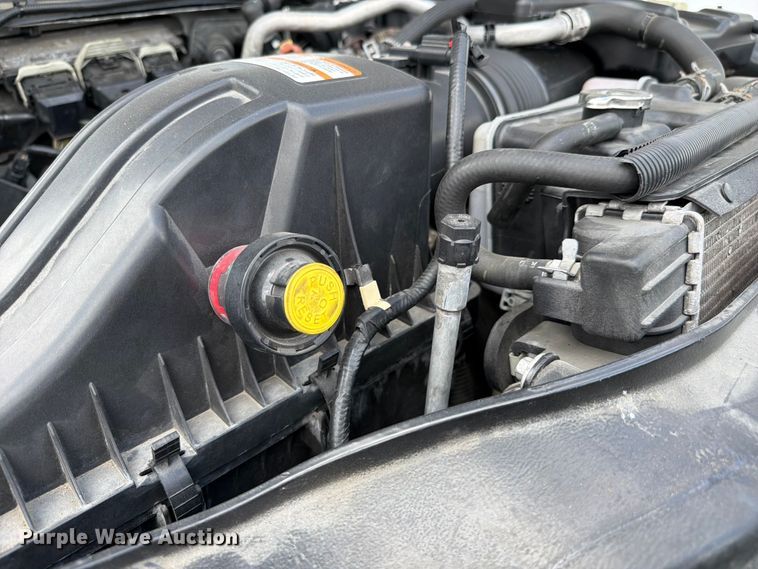 image for item FC3272 2016 Ford F550 shuttle bus