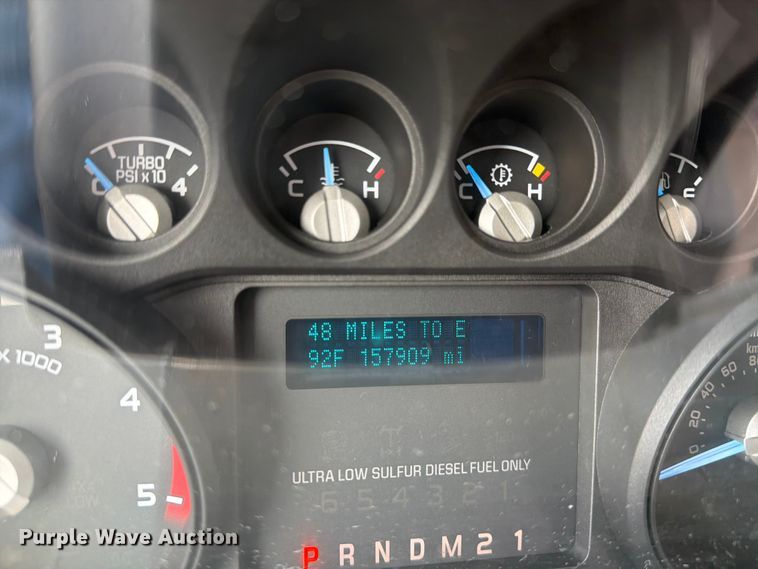 image for item FC3272 2016 Ford F550 shuttle bus