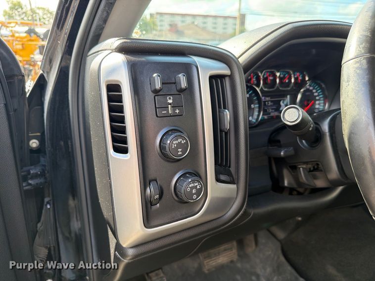 image for item FC3322 2017 GMC Sierra 1500 Crew Cab pickup truck