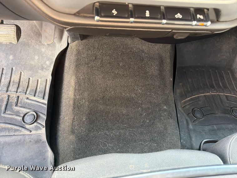 image for item FC3322 2017 GMC Sierra 1500 Crew Cab pickup truck