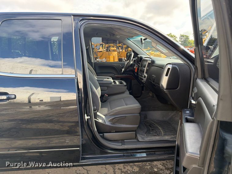image for item FC3322 2017 GMC Sierra 1500 Crew Cab pickup truck