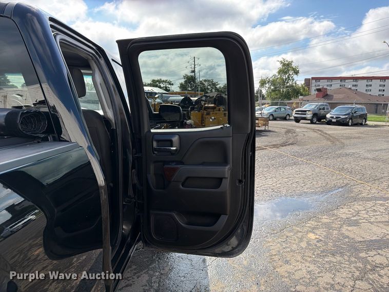 image for item FC3322 2017 GMC Sierra 1500 Crew Cab pickup truck