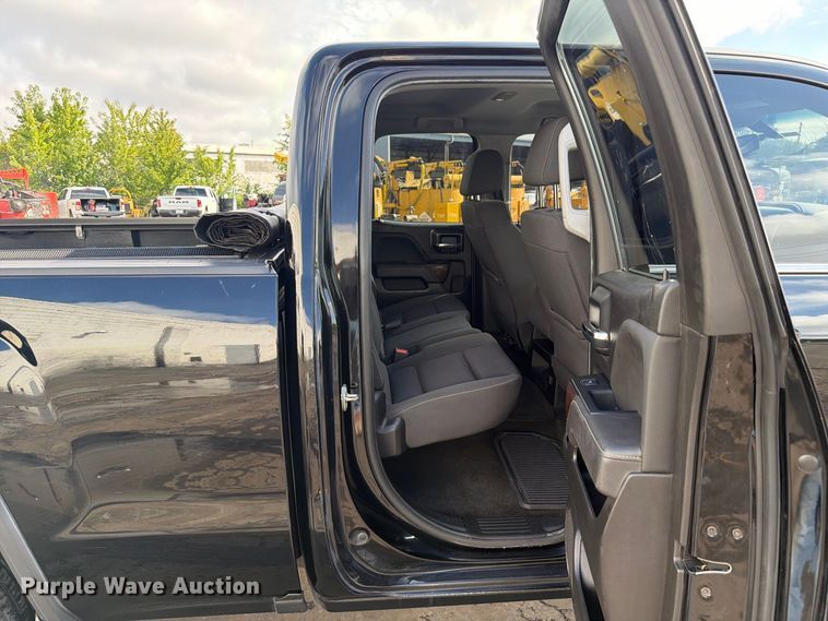image for item FC3322 2017 GMC Sierra 1500 Crew Cab pickup truck