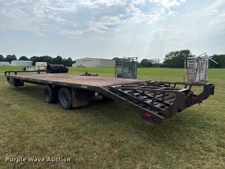 image for item FC4122 2003 Starlite equipment trailer