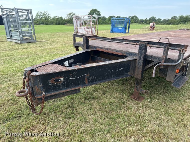 image for item FC4122 2003 Starlite equipment trailer